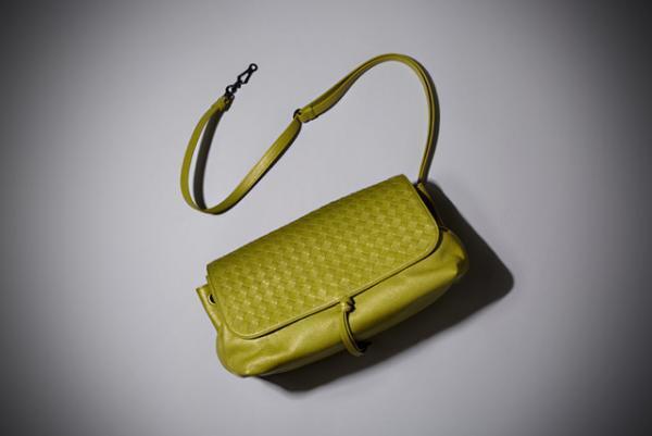 ボッテガ・ヴェネタ、16年アーリーフォールコレクションより日本限定バッグを発売