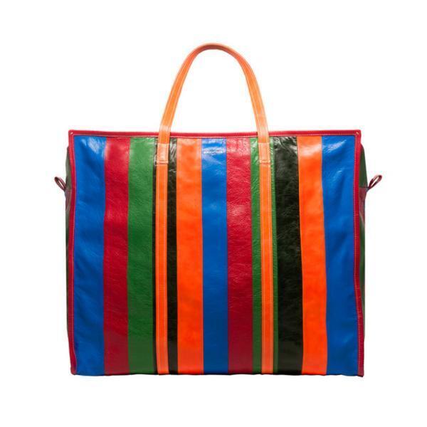 バレンシアガ、デムナ・ヴァザリア初のアクセサリーライン「バザール」