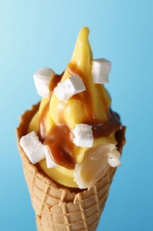 小山薫堂らによる“おいしい応援団5人衆”がプロデュース、全国の極上肉や伝説の餃子、スイーツの名店が集結