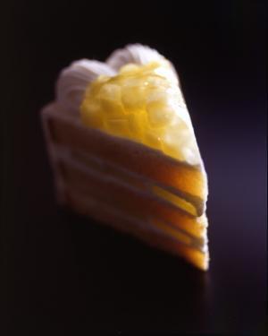 小山薫堂らによる“おいしい応援団5人衆”がプロデュース、全国の極上肉や伝説の餃子、スイーツの名店が集結