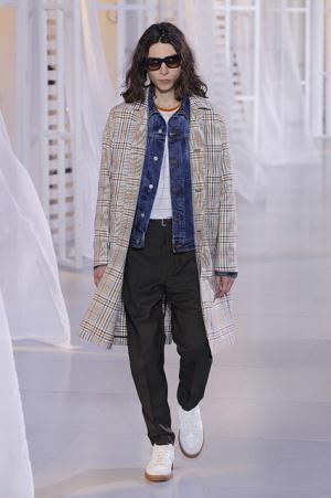 アミ アレクサンドル マテュッシ、どこまでも自由にリラックス【17SSメンズ】