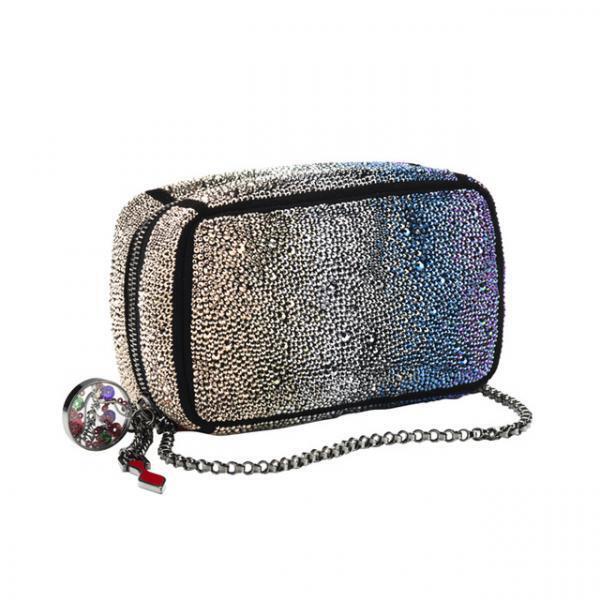 クリスチャン ルブタン、“枕”のように抱きしめたいバッグ「PILOUTIN」が登場