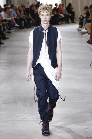 アン ドゥムルメステール、ファッションに“愛と情熱”を【17SSメンズ】