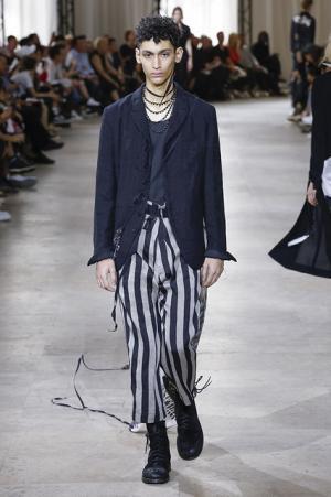 アン ドゥムルメステール、ファッションに“愛と情熱”を【17SSメンズ】