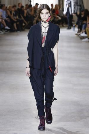 アン ドゥムルメステール、ファッションに“愛と情熱”を【17SSメンズ】