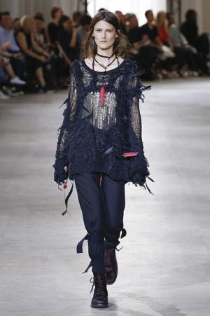 アン ドゥムルメステール、ファッションに“愛と情熱”を【17SSメンズ】