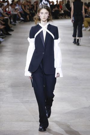 アン ドゥムルメステール、ファッションに“愛と情熱”を【17SSメンズ】