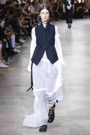 アン ドゥムルメステール、ファッションに“愛と情熱”を【17SSメンズ】