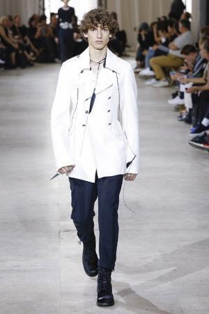 アン ドゥムルメステール、ファッションに“愛と情熱”を【17SSメンズ】