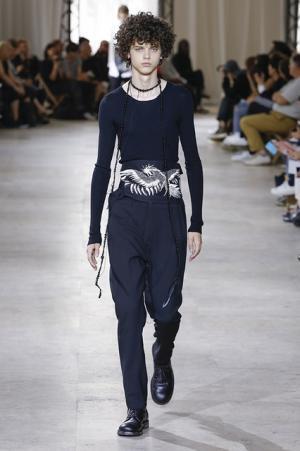 アン ドゥムルメステール、ファッションに“愛と情熱”を【17SSメンズ】