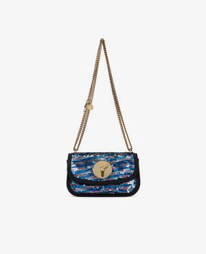 シーバイクロエの新作バッグ「LOIS」。小ぶりなサイズ感とラウンドシルエットがスタイリングのアクセントに