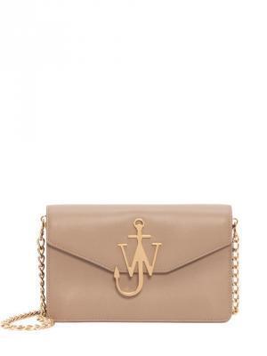 J.W.アンダーソンが新宿伊勢丹でポップアップ、限定アイテムの他バッグをフルラインアップで展開