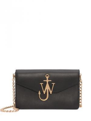 J.W.アンダーソンが新宿伊勢丹でポップアップ、限定アイテムの他バッグをフルラインアップで展開