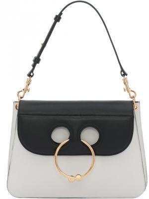 J.W.アンダーソンが新宿伊勢丹でポップアップ、限定アイテムの他バッグをフルラインアップで展開