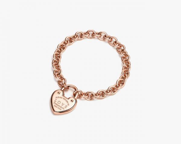 伝説的なメッセージが刻まれたティファニーのジュエリーコレクションから最新作が登場