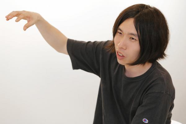 【ファッションの“未来”たちに聞く】ルーツを辿って行き着いた“オカン”と二人三脚で作るファッション--デザイナー村上亮太 1/2