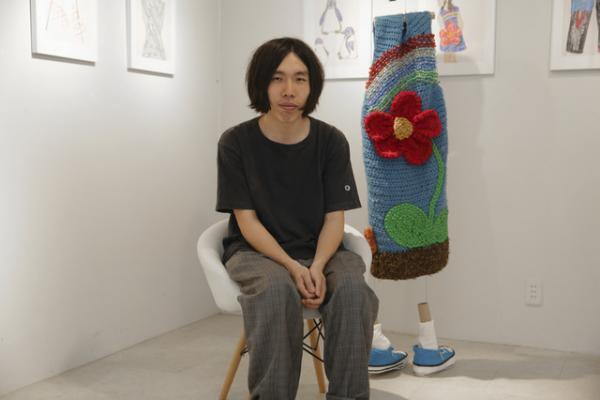 【ファッションの“未来”たちに聞く】ルーツを辿って行き着いた“オカン”と二人三脚で作るファッション--デザイナー村上亮太 1/2