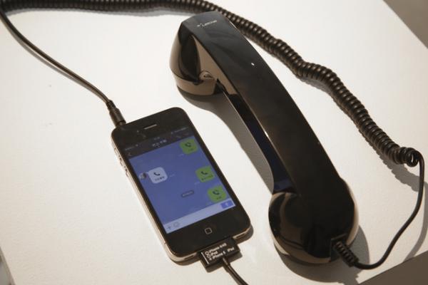 【ファッションの“未来”たちに聞く】ルーツを辿って行き着いた“オカン”と二人三脚で作るファッション--デザイナー村上亮太 1/2