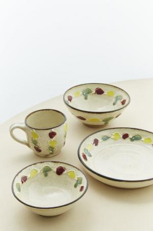 益子の陶芸家・遠藤太郎によるエキシビション。“用の美”と“機能美”を掛け合わせた新たな益子焼「ミノル」