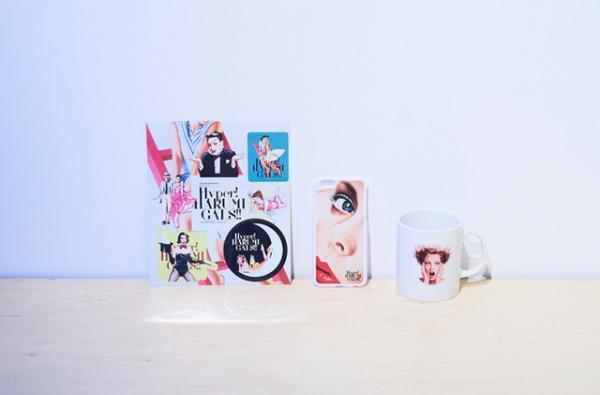 山口はるみの“HARUMI GALS”と“トーガ オッズ＆エンズ”がコラボ。Tシャツやポーチなど展開