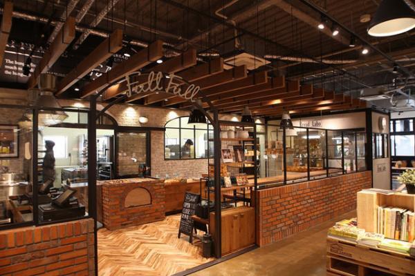 TSUTAYAが日本最大級の中古書店をオープン！文具雑貨や飲食店が併設した複合施設に