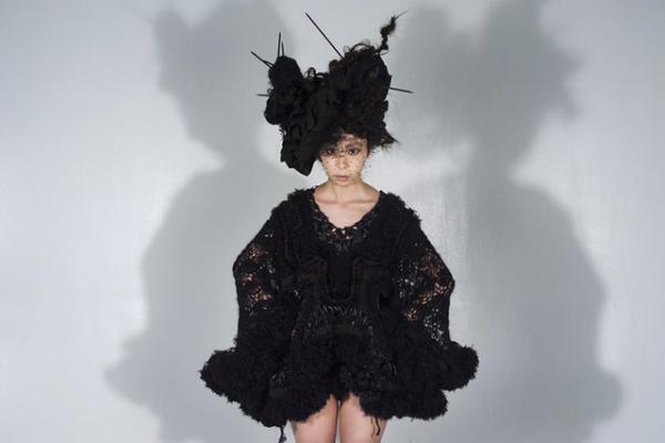 CHARAやmiwaの衣装も手掛けるニットクリエイター蓮沼千紘の“頭のなか”。表参道 ロケットが脳細胞空間に