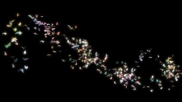 鑑賞者に花々が咲き乱れ、会場中に蝶が舞う。 チームラボの体験型新作展