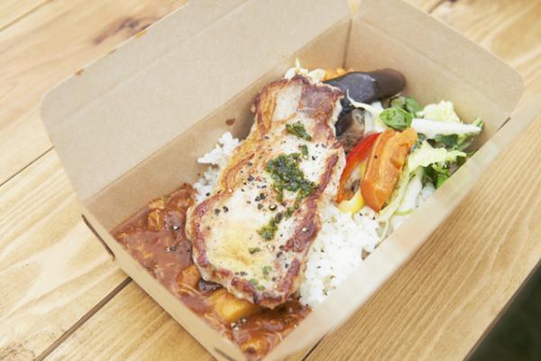 青空の下のマーケット「もみじ市」、今年は“FLOWER”をテーマに109組の作り手が集結！