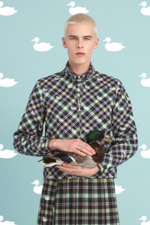 コエ×トム ブラウンのコラボコレクション発売、アイテムにアヒルモチーフの“KOE DUCK”が大量発生!?