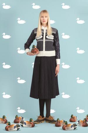 コエ×トム ブラウンのコラボコレクション発売、アイテムにアヒルモチーフの“KOE DUCK”が大量発生!?