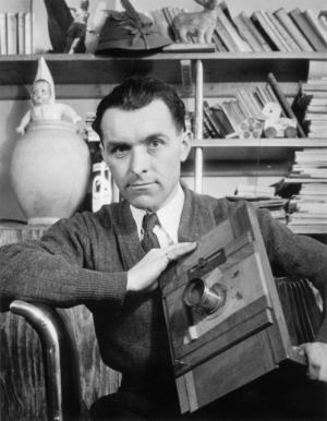 写真家ロベール・ドアノー展がクレマチスの丘で開催。イヴ・サン＝ローラン、ピカソなど“時代の肖像”となるポートレートを展示