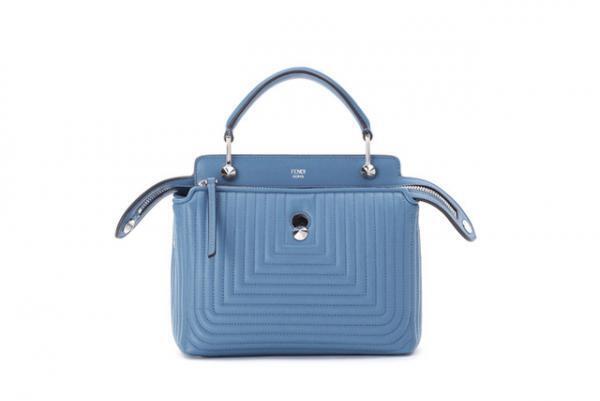 フェンディの「ドットコム」がコンパクトに進化！“波”をデザインした新バッグ