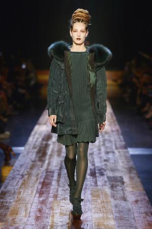 ゴルチエ パリ、自然をテーマにした壮大なクリエーション【16-17AWクチュール】