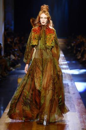 ゴルチエ パリ、自然をテーマにした壮大なクリエーション【16-17AWクチュール】