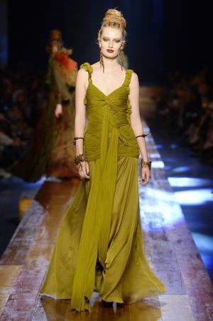 ゴルチエ パリ、自然をテーマにした壮大なクリエーション【16-17AWクチュール】