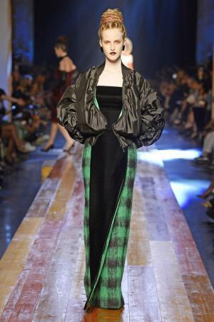 ゴルチエ パリ、自然をテーマにした壮大なクリエーション【16-17AWクチュール】