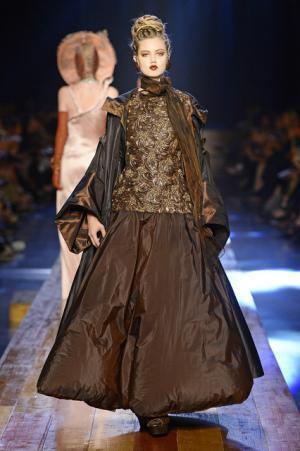 ゴルチエ パリ、自然をテーマにした壮大なクリエーション【16-17AWクチュール】