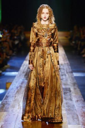 ゴルチエ パリ、自然をテーマにした壮大なクリエーション【16-17AWクチュール】