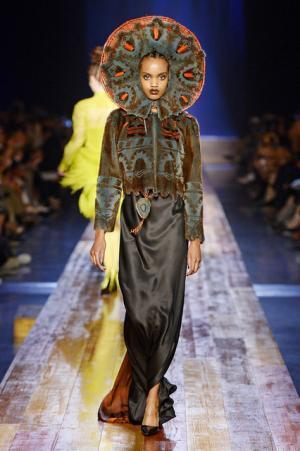 ゴルチエ パリ、自然をテーマにした壮大なクリエーション【16-17AWクチュール】