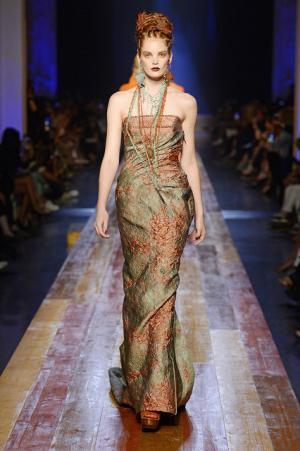 ゴルチエ パリ、自然をテーマにした壮大なクリエーション【16-17AWクチュール】