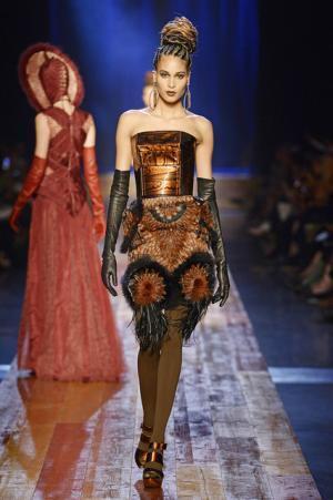 ゴルチエ パリ、自然をテーマにした壮大なクリエーション【16-17AWクチュール】