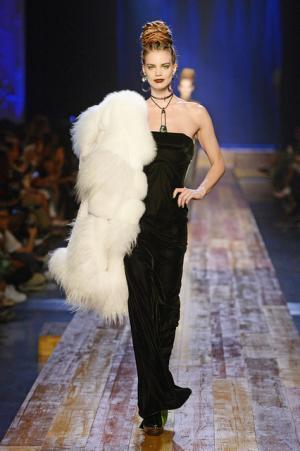 ゴルチエ パリ、自然をテーマにした壮大なクリエーション【16-17AWクチュール】