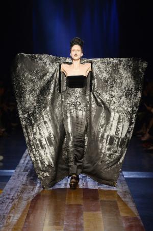 ゴルチエ パリ、自然をテーマにした壮大なクリエーション【16-17AWクチュール】