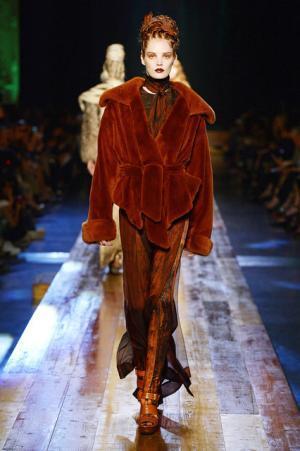 ゴルチエ パリ、自然をテーマにした壮大なクリエーション【16-17AWクチュール】