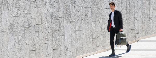 フルラ2016秋冬に新メンズバッグ&amp;シューズが仲間入り！特別なウェブページもオープン