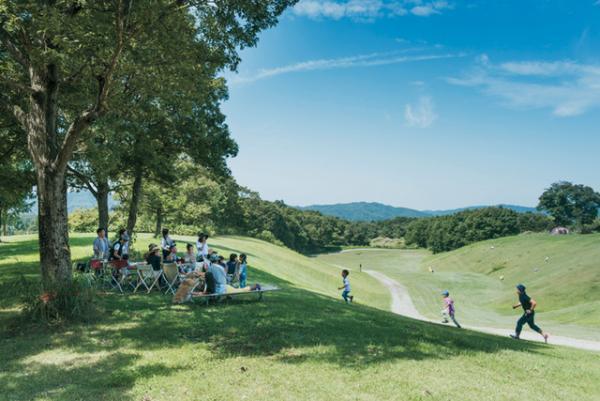 約5万坪のスノーピーク本社にある広大なキャンプ場。夜は360度自然のプラネタリウム【新潟の旅】