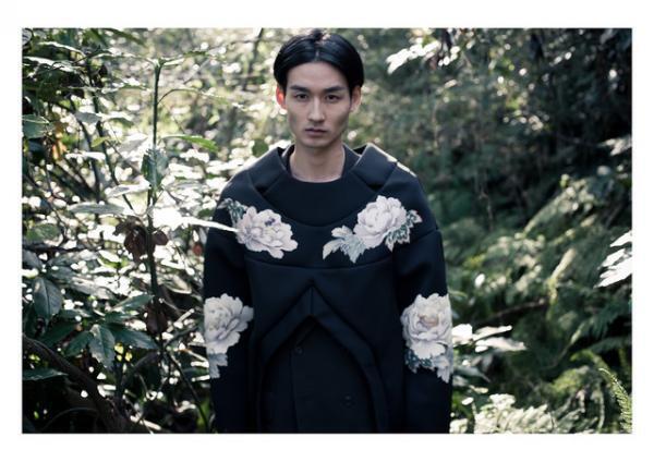 【ファッションの“未来”たちに聞く】ニッポンのサラリーマンを“モードの文脈”でみせる--大月壮士1/2