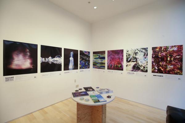 人の身体に咲き乱れる花々、この瞬間にしか巡り会えないデジタルアート。チームラボ新作展が表参道でスタート