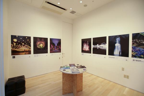 人の身体に咲き乱れる花々、この瞬間にしか巡り会えないデジタルアート。チームラボ新作展が表参道でスタート