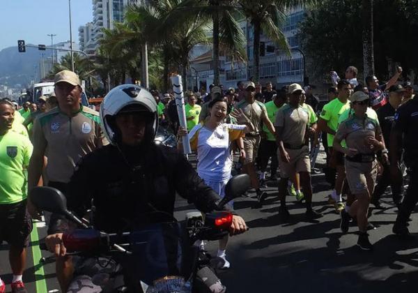 リオ五輪で現代アーティスト森万里子が新作となる滝の上に浮かぶ“平和のリング”を発表